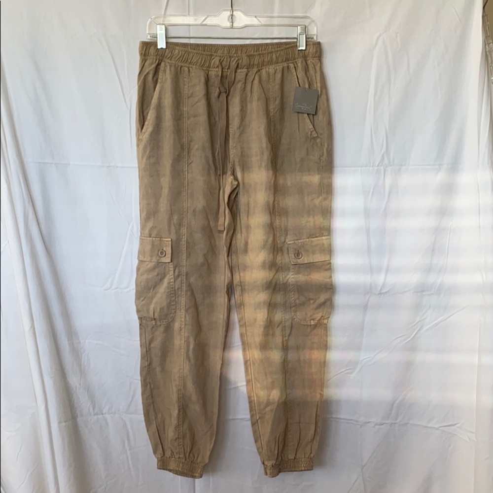 NWT Cloth & Stone khaki cargo joggers